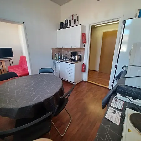 Toimisto-majoitus C *