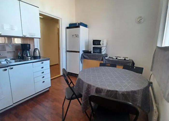 Toimisto-majoitus C Daire *