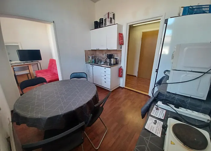 Toimisto-majoitus C *